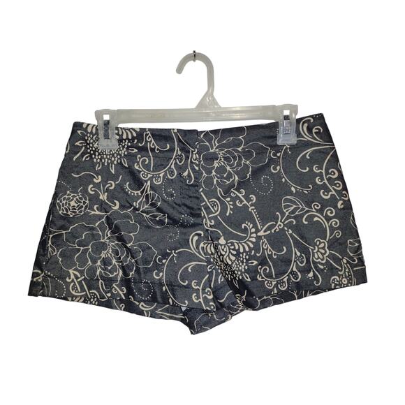 Express Women's Shorts Size 3/4 - Picture 1 of 2